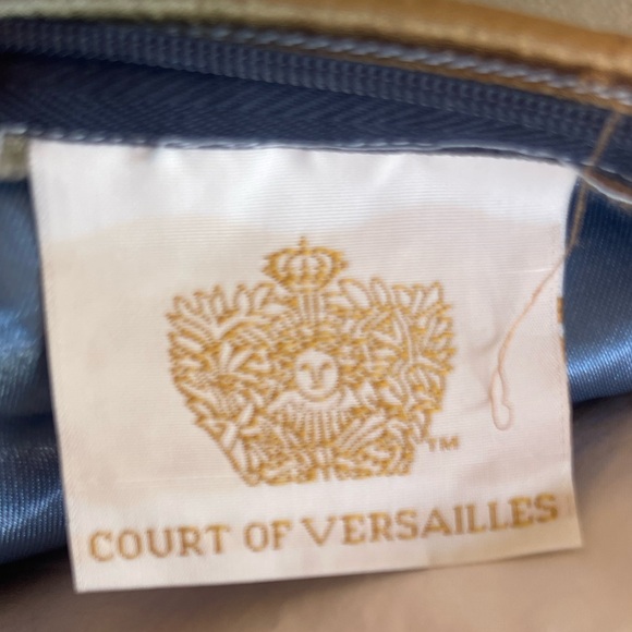 COURT OF VERSAILLES Set of Three Lt Teal Silk Embellished Embroidery Velvet Back - Picture 3 of 9